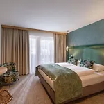 Jaegerhof Hotel 3*